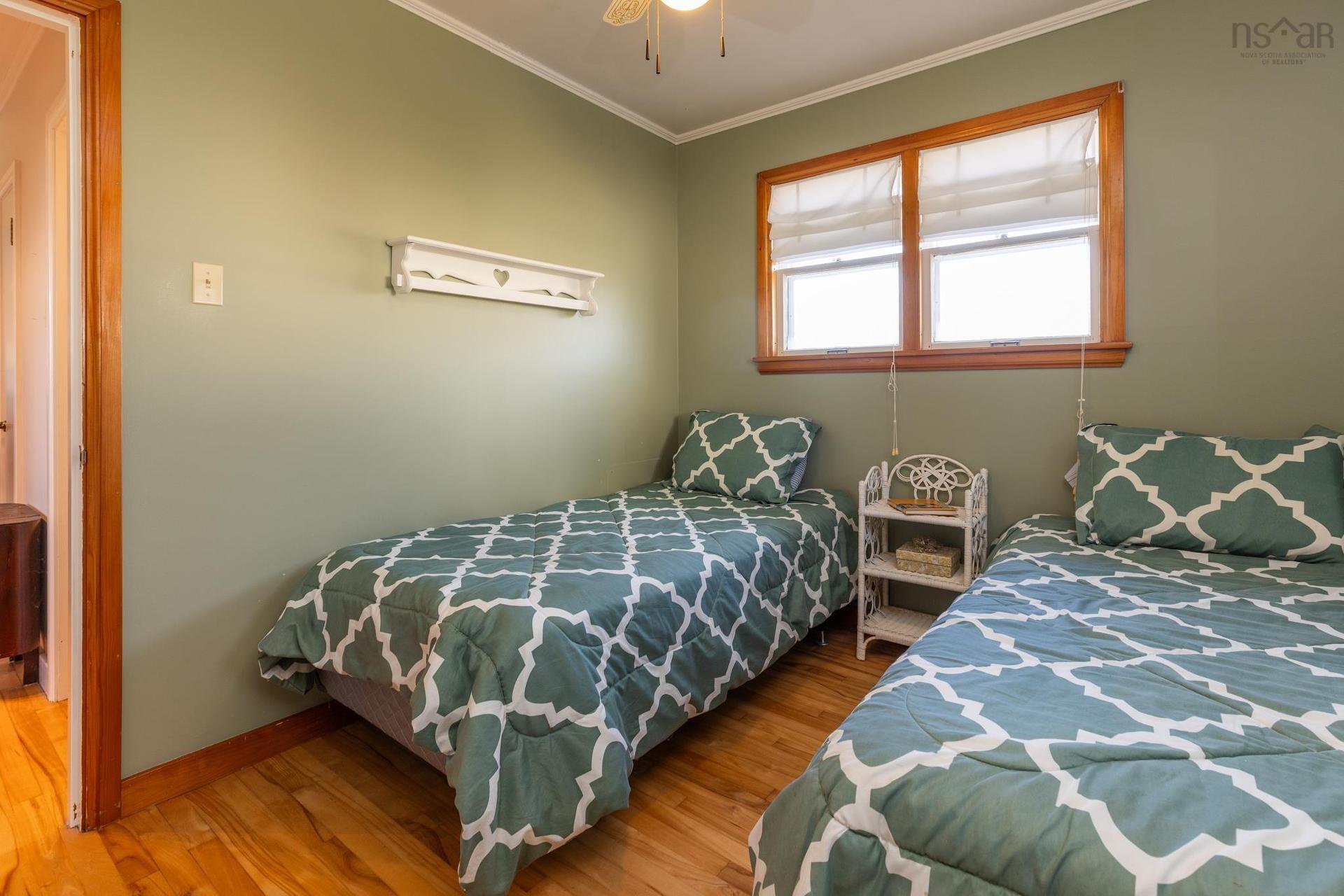 911 Highway 335, West Pubnico, NS - Indoor Photo Showing Bedroom