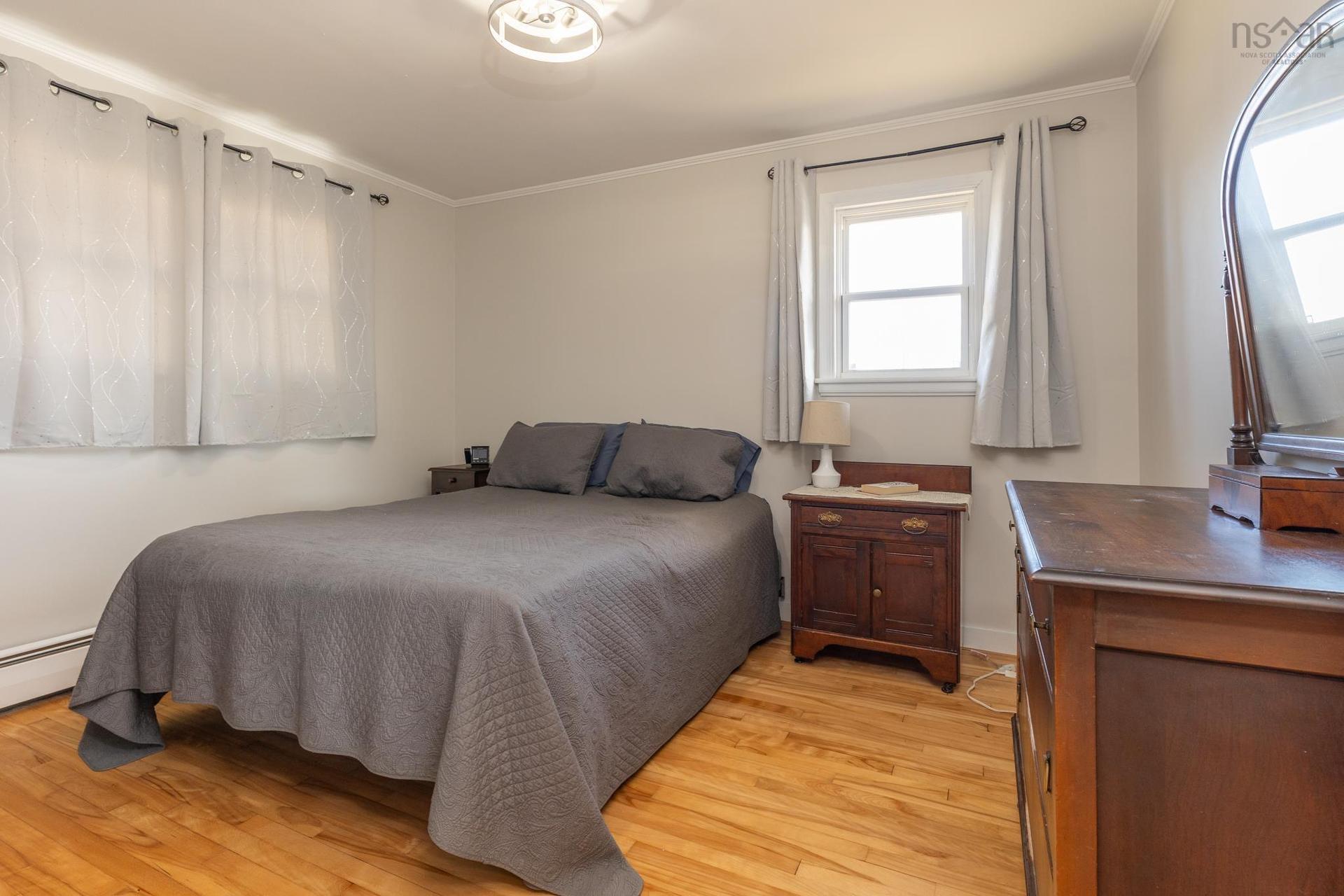 911 Highway 335, West Pubnico, NS - Indoor Photo Showing Bedroom