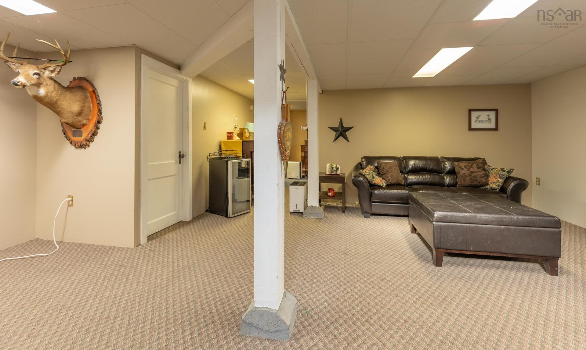 911 Highway 335, West Pubnico, NS - Indoor Photo Showing Basement