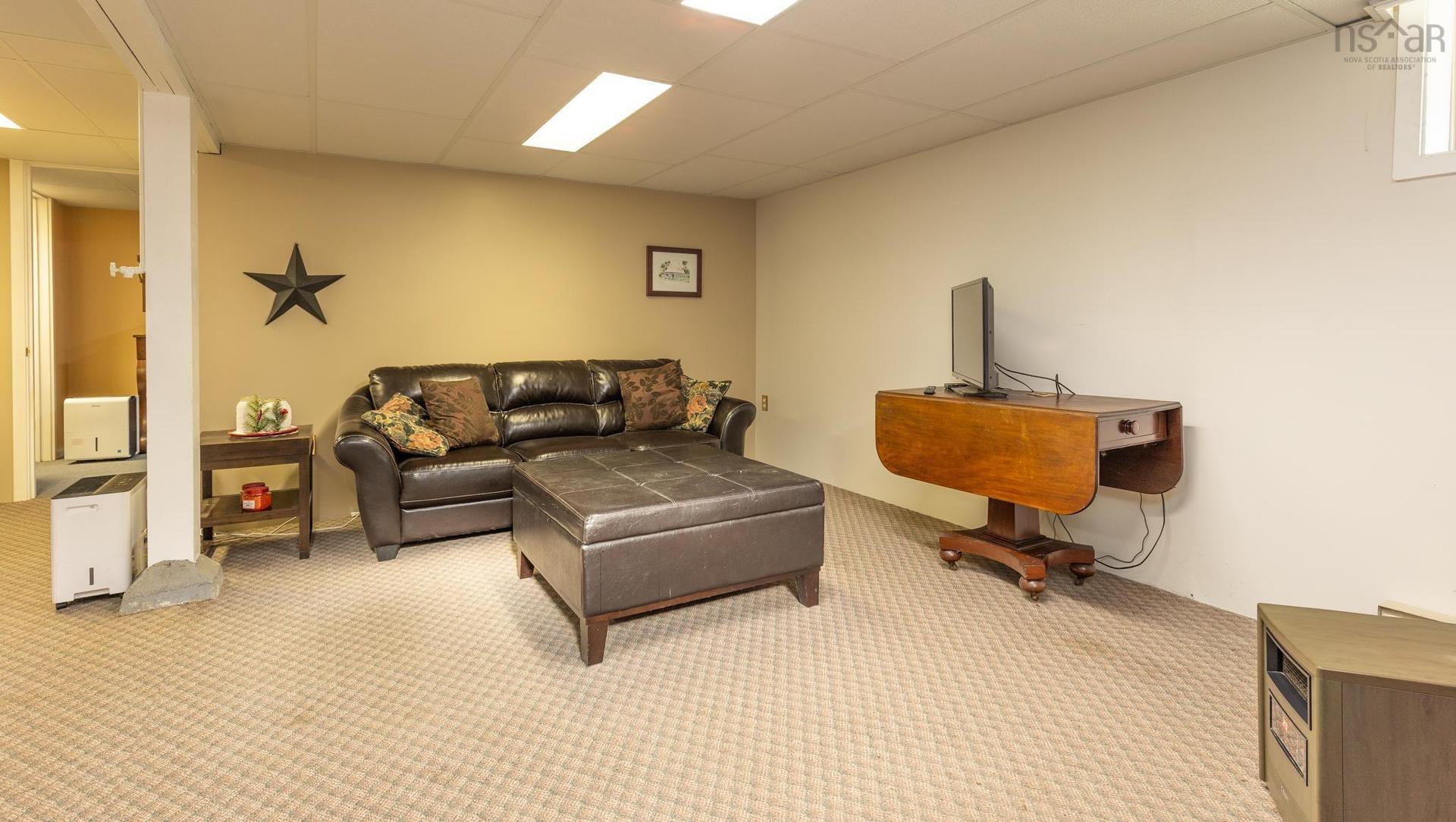 911 Highway 335, West Pubnico, NS - Indoor Photo Showing Basement