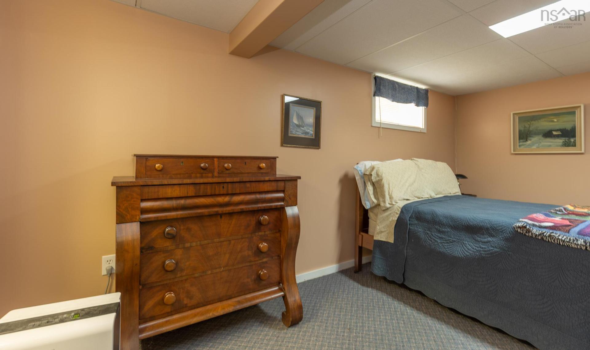 911 Highway 335, West Pubnico, NS - Indoor Photo Showing Bedroom