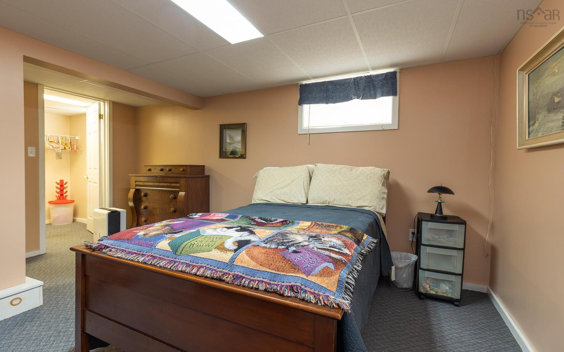 911 Highway 335, West Pubnico, NS - Indoor Photo Showing Bedroom