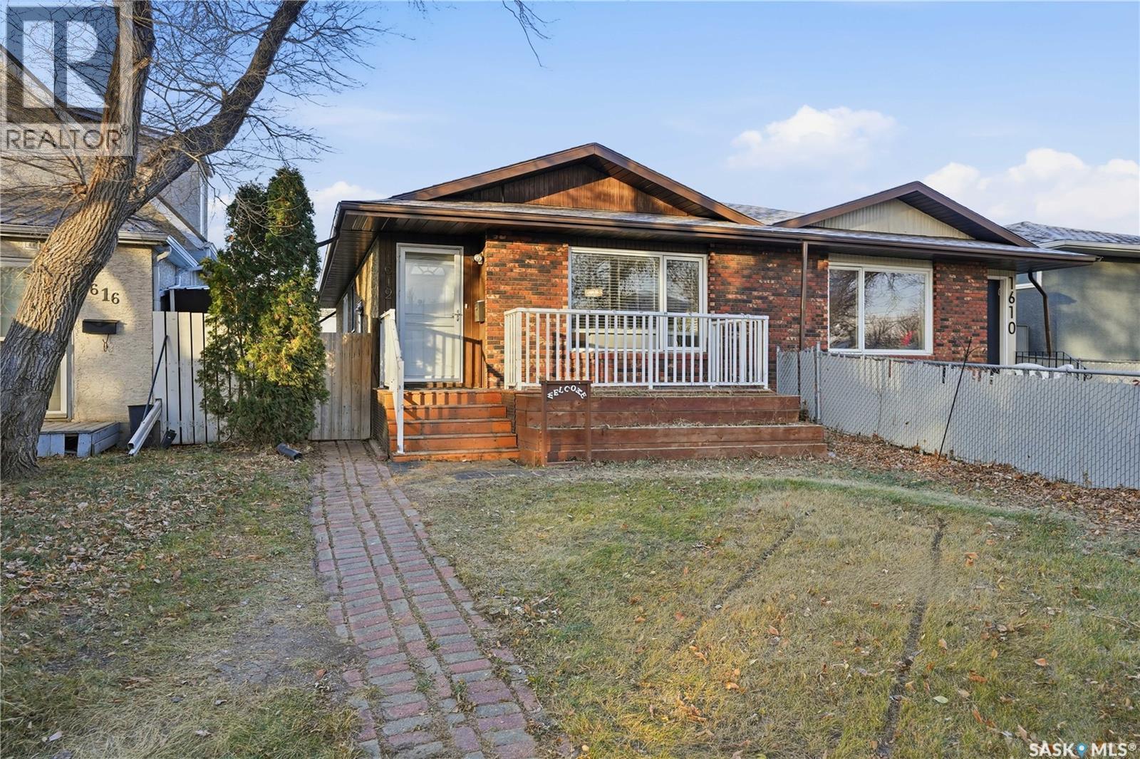 1612 Rothwell Street, Regina, SK - Outdoor With Deck Patio Veranda