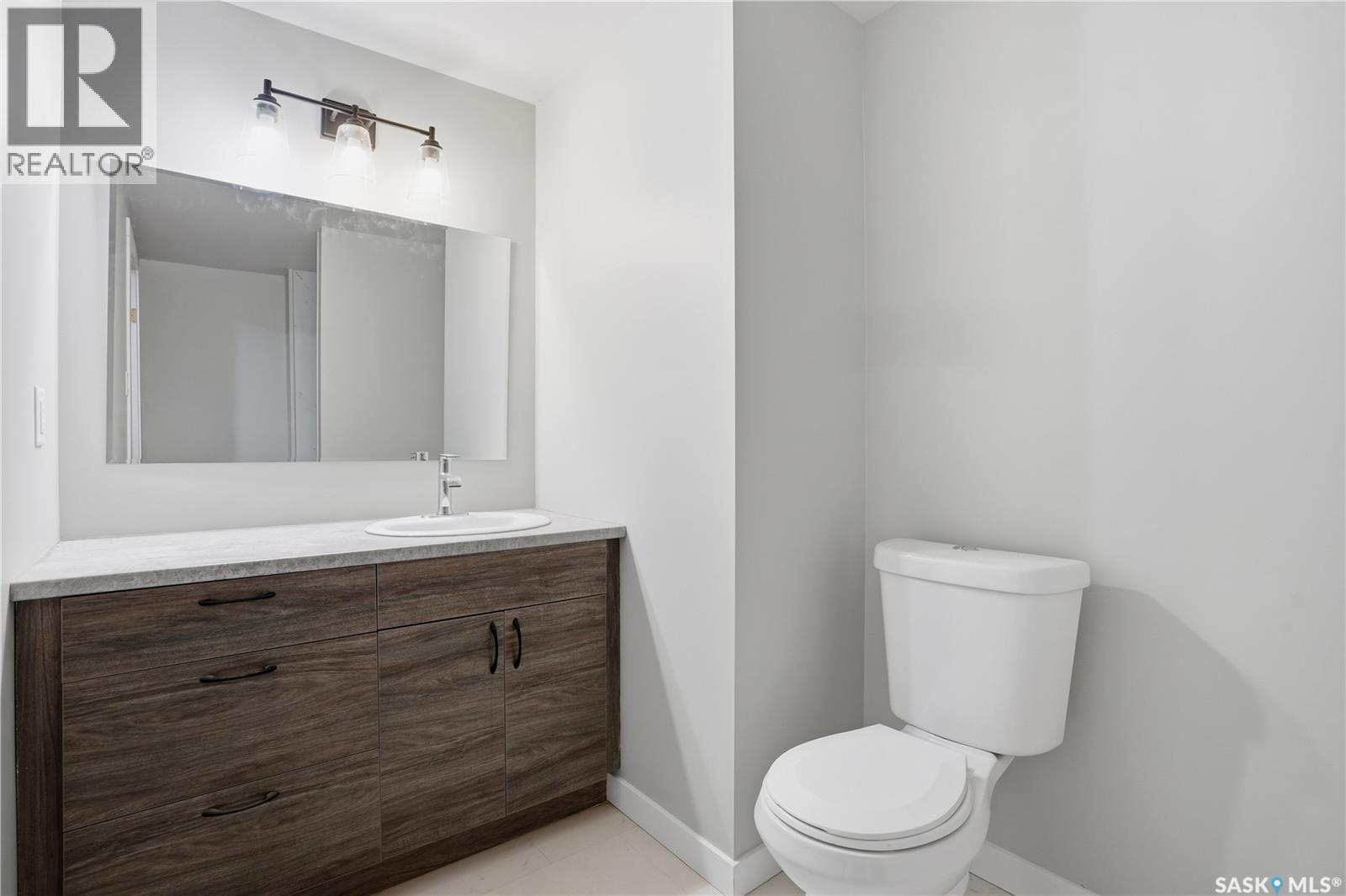 1612 Rothwell Street, Regina, SK - Indoor Photo Showing Bathroom