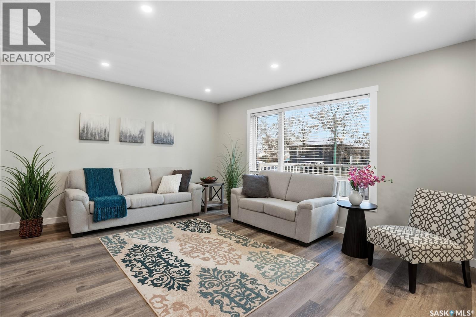 1612 Rothwell Street, Regina, SK - Indoor Photo Showing Living Room