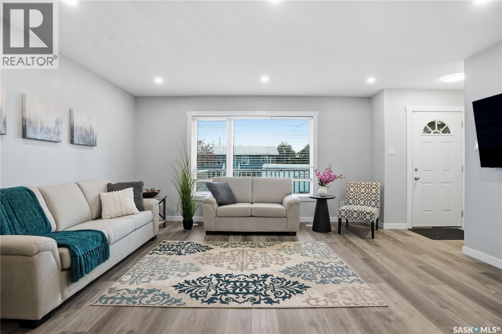 1612 Rothwell Street, Regina, SK - Indoor Photo Showing Living Room