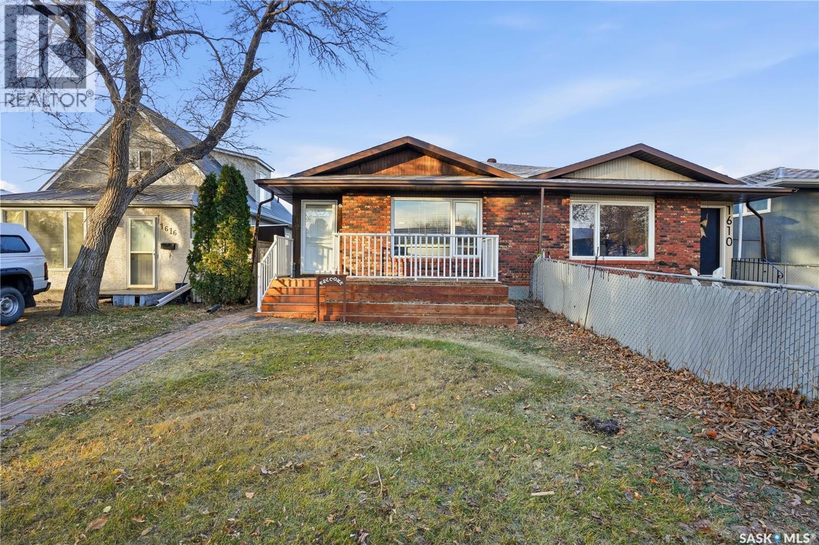 1612 Rothwell Street, Regina, SK - Outdoor With Deck Patio Veranda