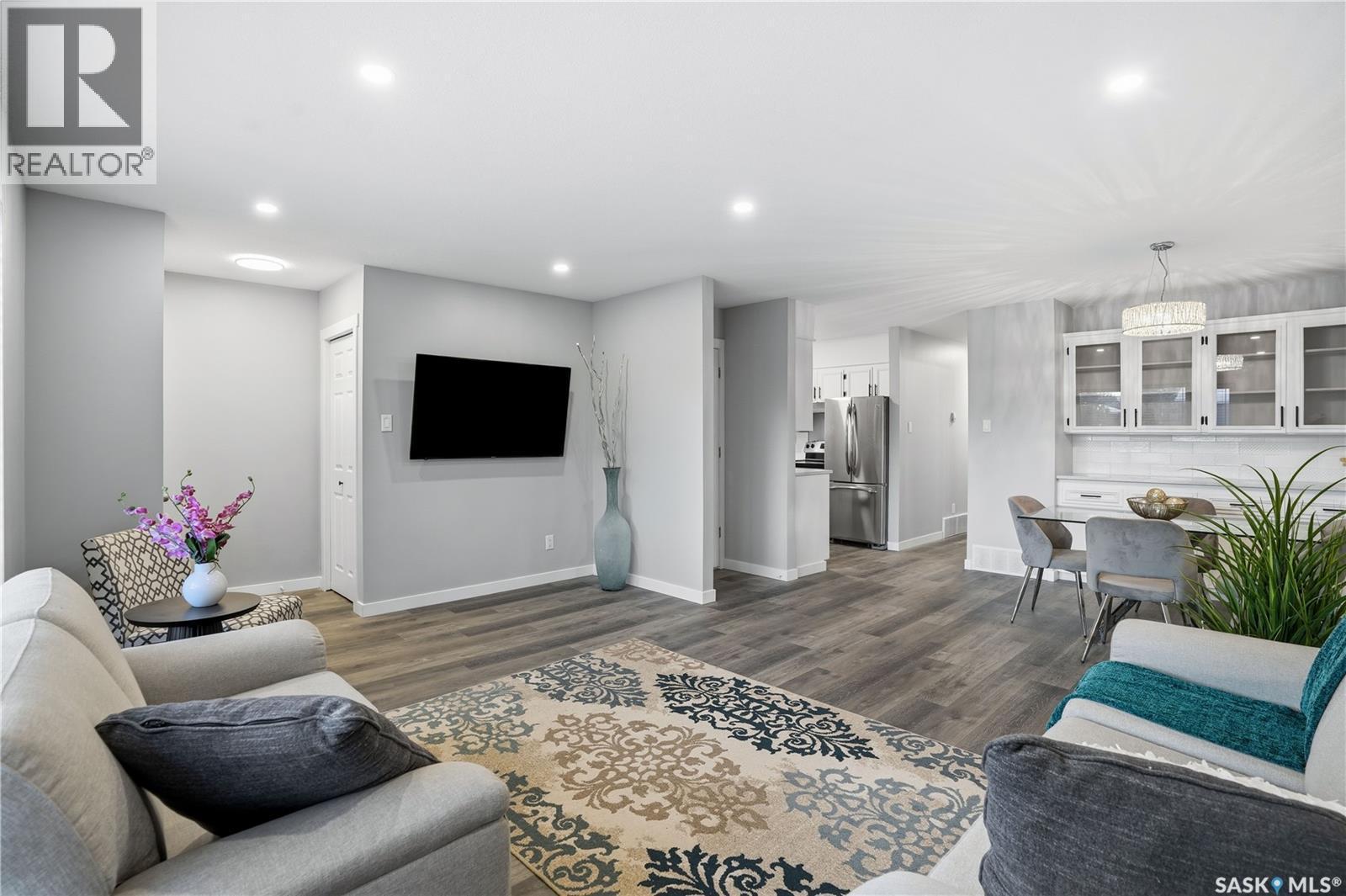 1612 Rothwell Street, Regina, SK - Indoor Photo Showing Living Room