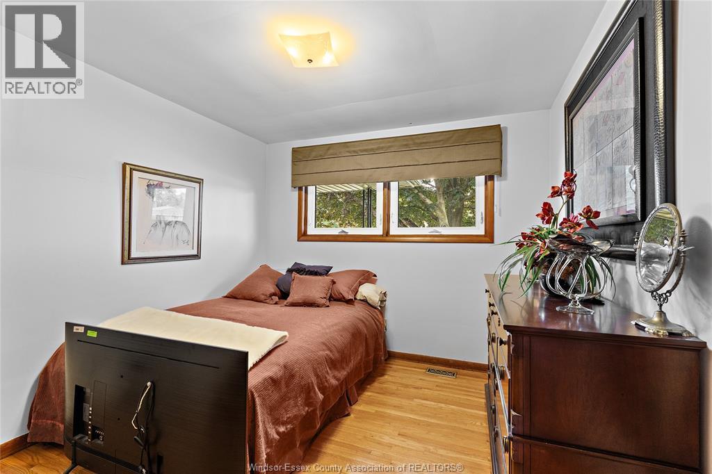 1670 Campbell, Windsor, ON - Indoor Photo Showing Bedroom