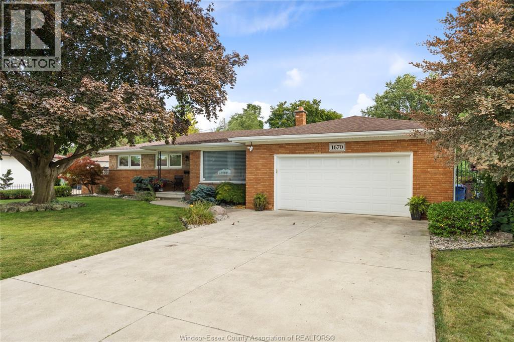 1670 Campbell, Windsor, ON - Outdoor