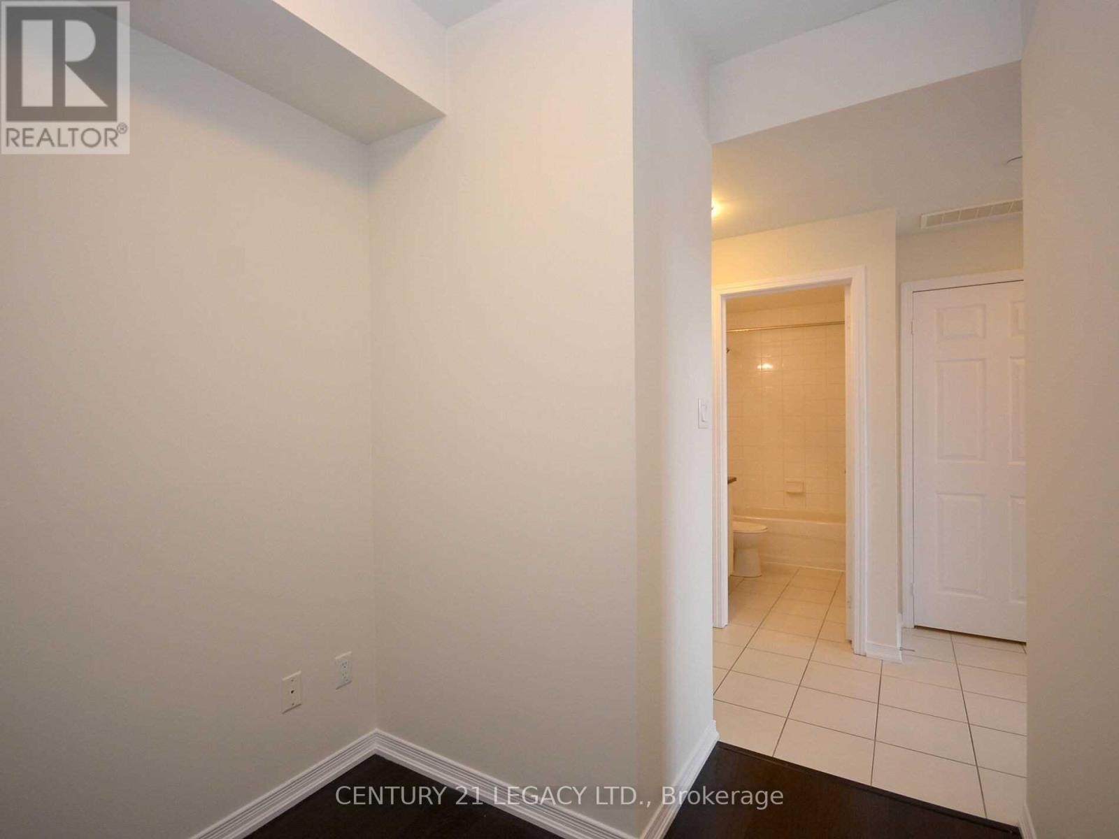 209 - 54 Sky Harbour Drive, Brampton, ON - Indoor Photo Showing Other Room
