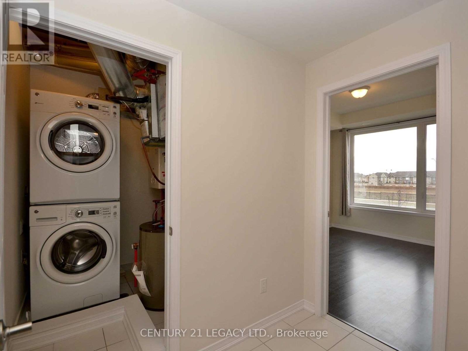 209 - 54 Sky Harbour Drive, Brampton, ON - Indoor Photo Showing Laundry Room