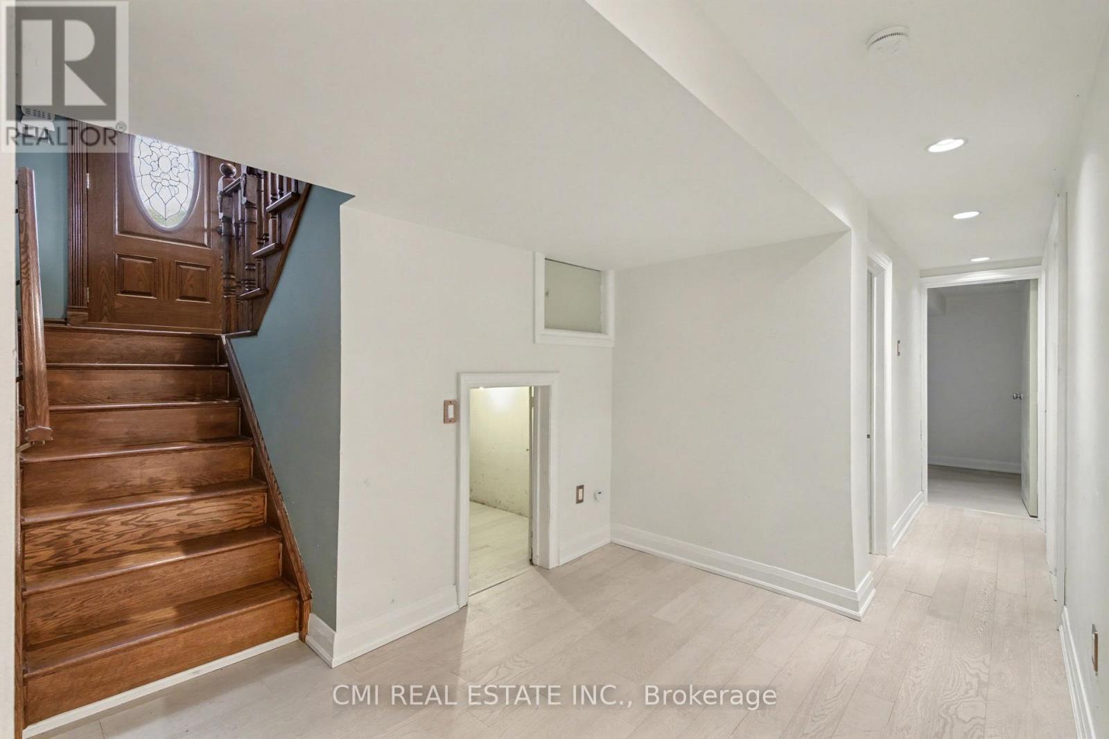 460 Martin Grove Road, Toronto, ON - Indoor Photo Showing Other Room