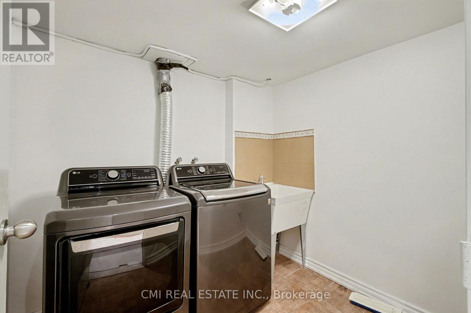 460 Martin Grove Road, Toronto, ON - Indoor Photo Showing Laundry Room