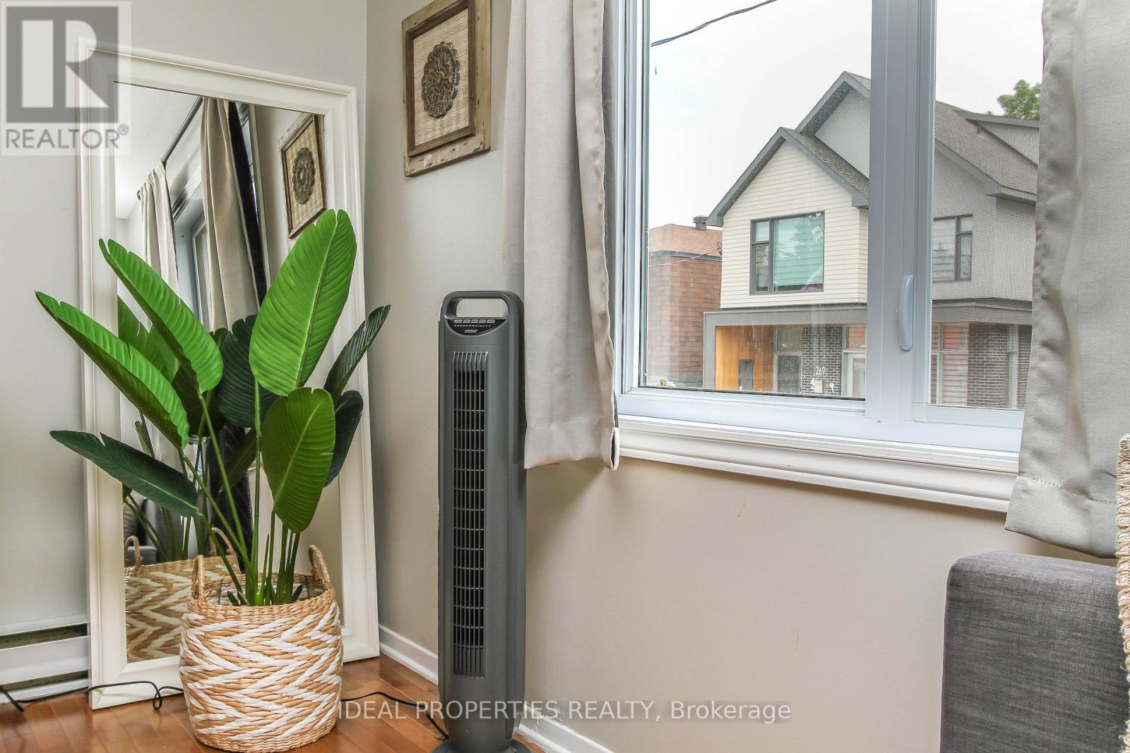 B - 276 Carruthers Avenue, Ottawa, ON