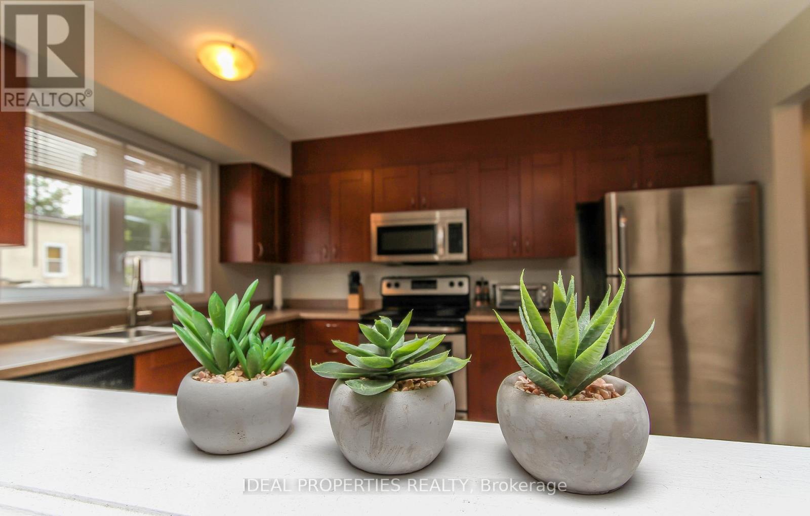 B - 276 Carruthers Avenue, Ottawa, ON