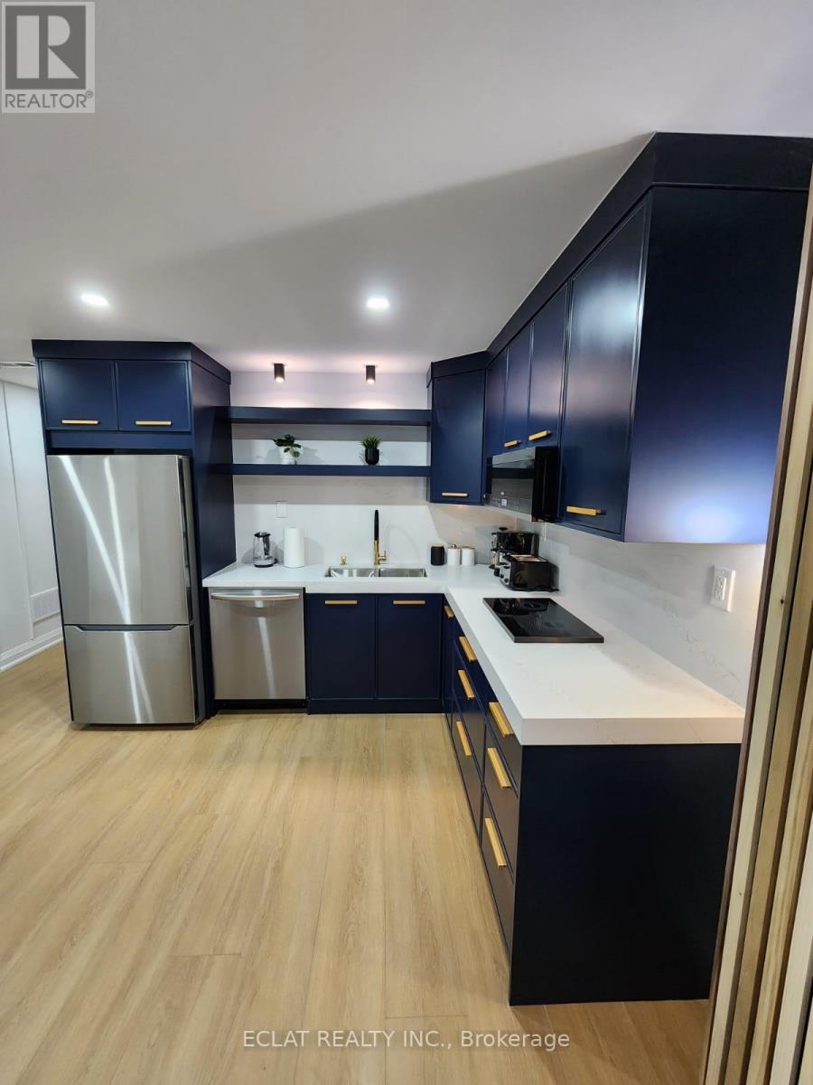 75 Vanilla Trail(Lower), Thorold, ON - Indoor Photo Showing Kitchen