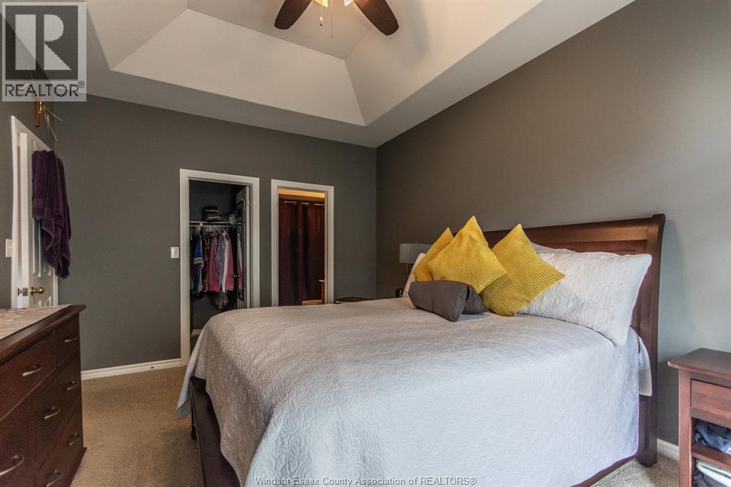 11925 Cobblestone Crescent, Windsor, ON - Indoor Photo Showing Bedroom