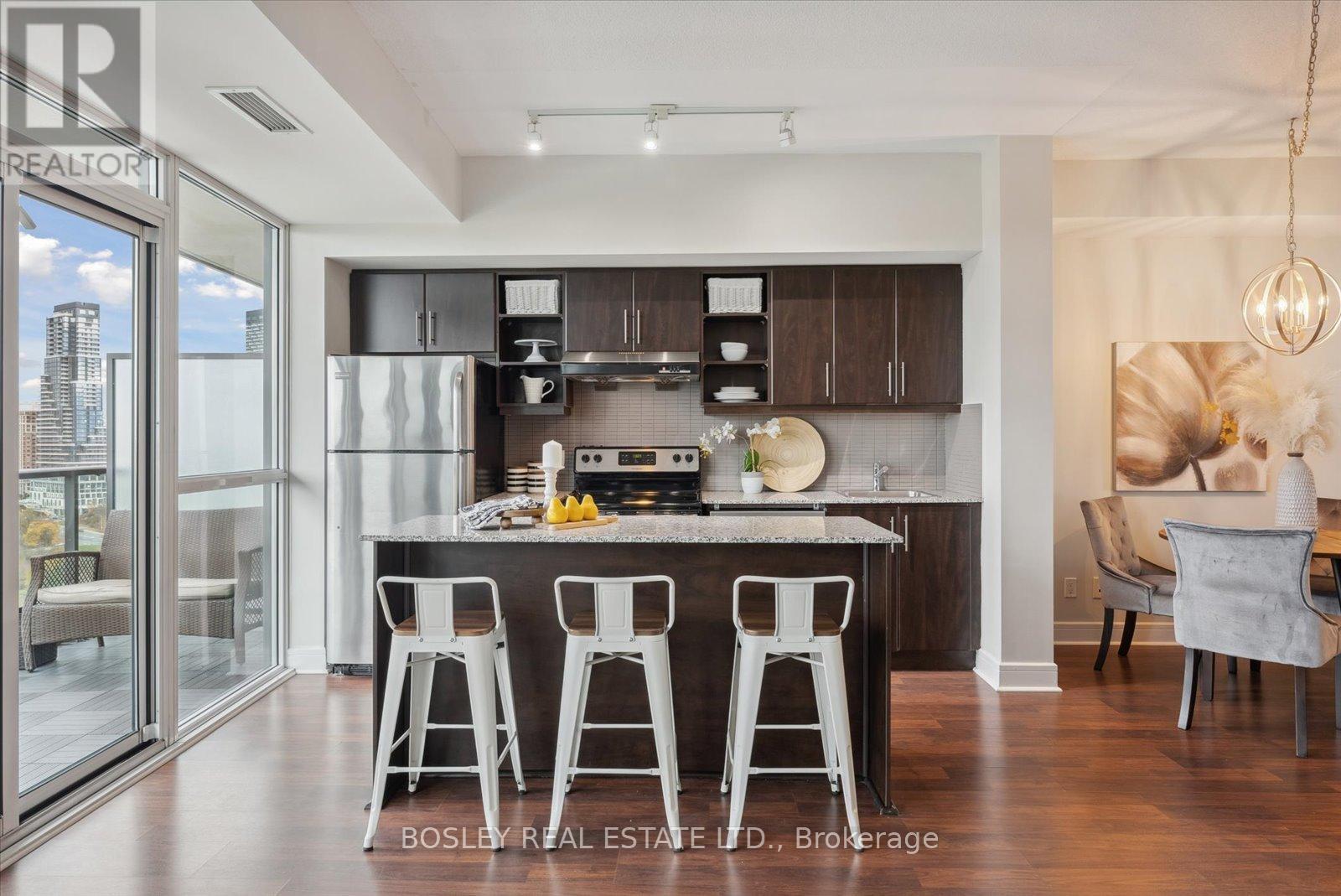 1503 - 35 Brian Peck Crescent, Toronto, ON - Indoor Photo Showing Kitchen With Upgraded Kitchen