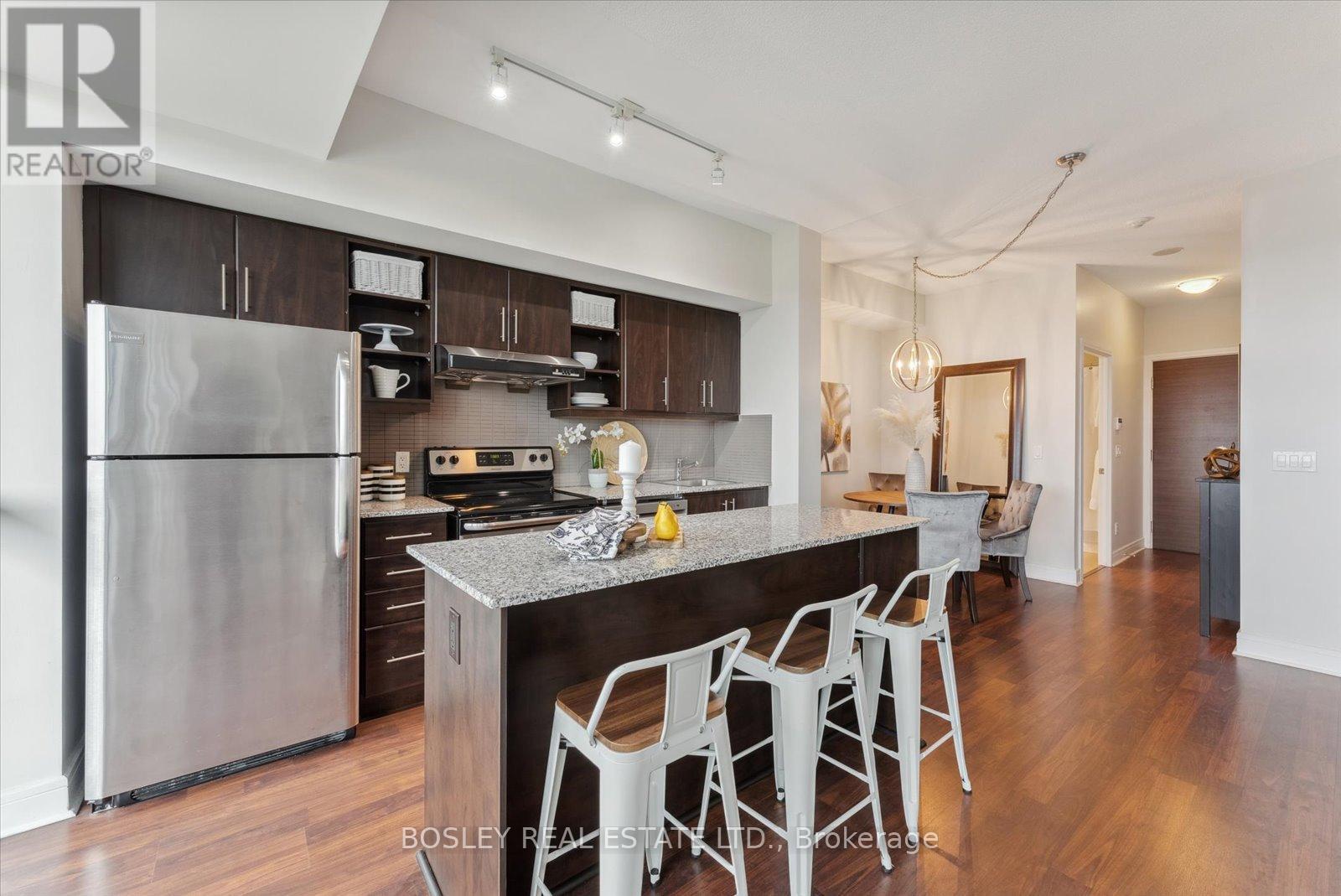 1503 - 35 Brian Peck Crescent, Toronto, ON - Indoor Photo Showing Kitchen With Upgraded Kitchen