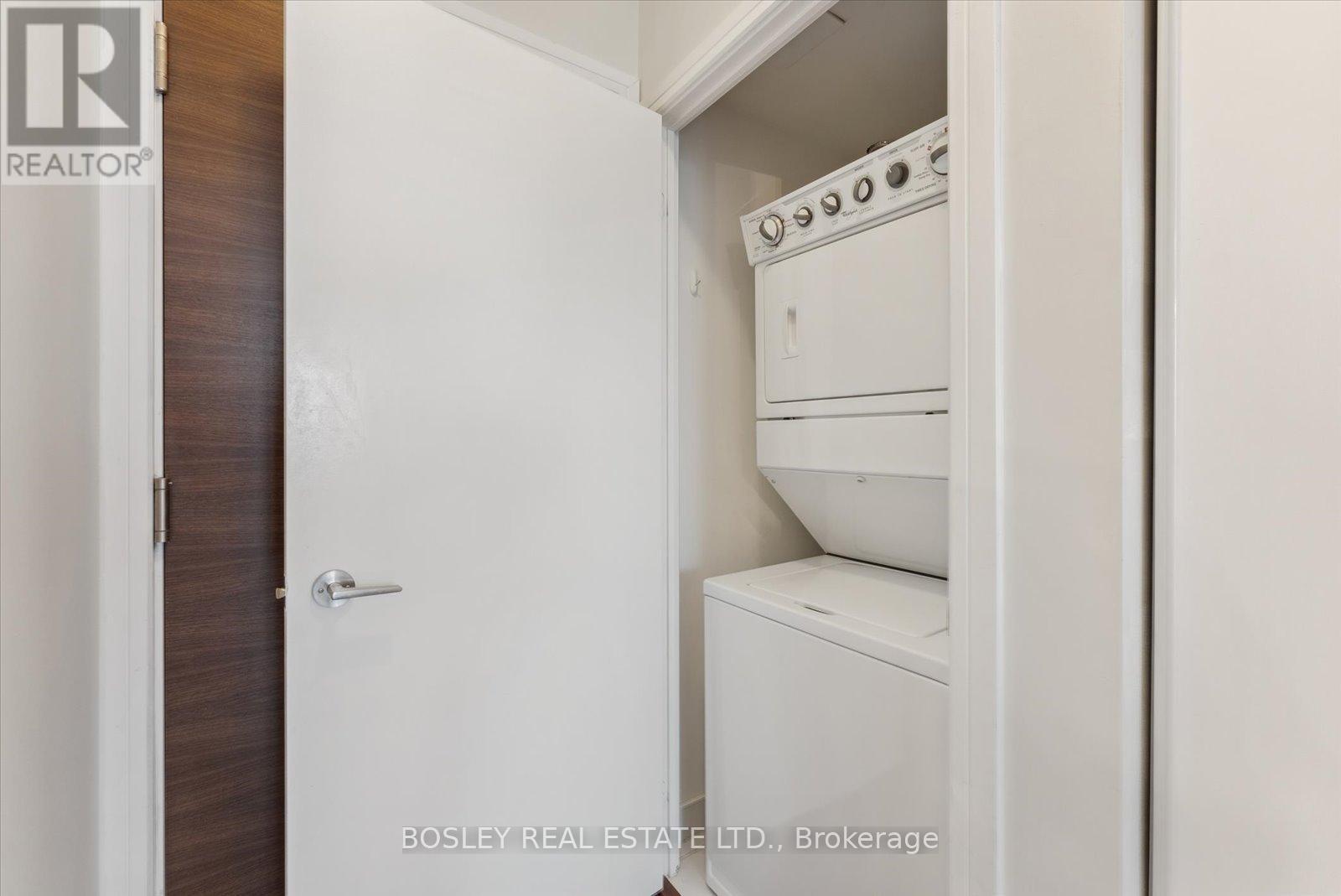 1503 - 35 Brian Peck Crescent, Toronto, ON - Indoor Photo Showing Laundry Room