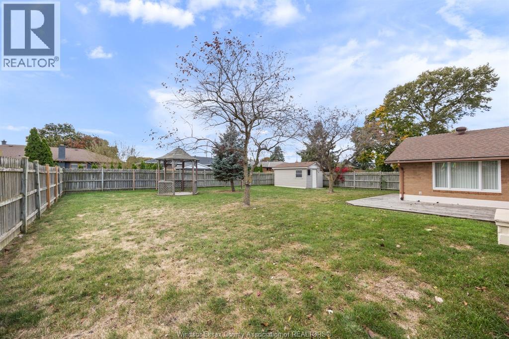 955 Scofield, Windsor, ON - Outdoor