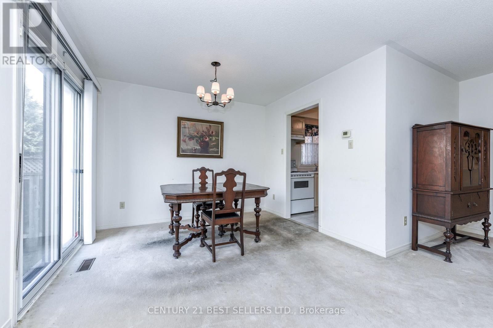 5439 Antrex Crescent, Mississauga, ON - Indoor Photo Showing Dining Room