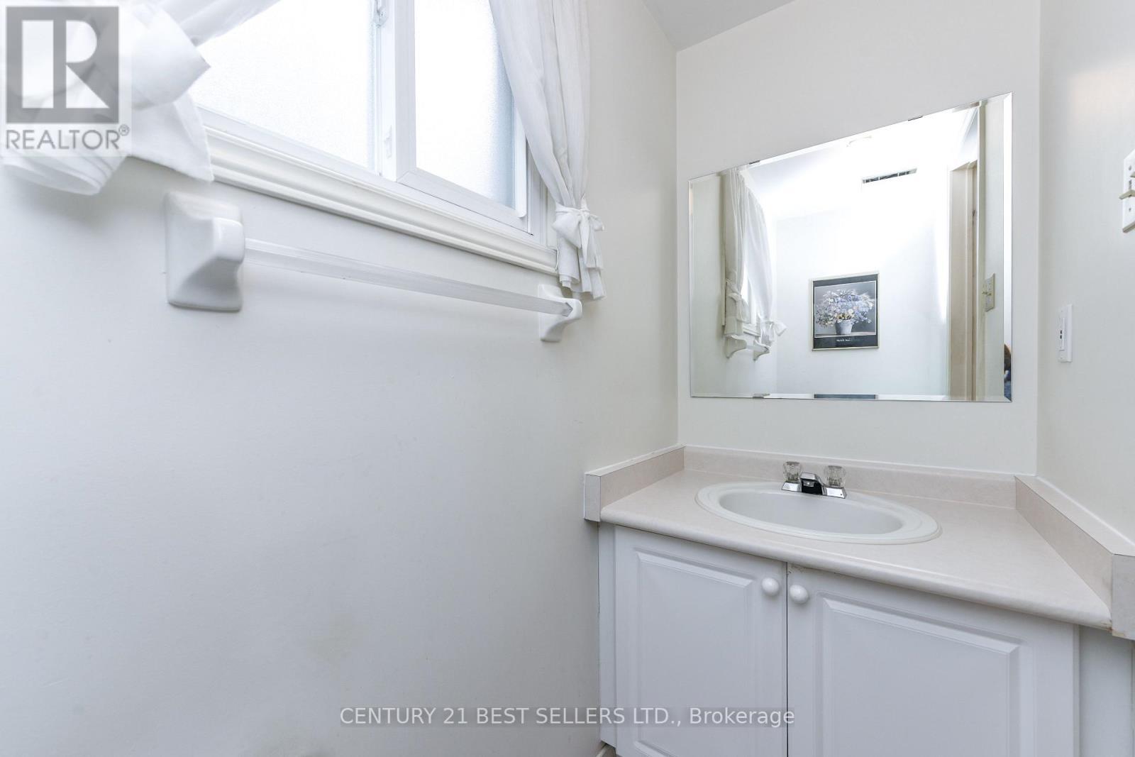 5439 Antrex Crescent, Mississauga, ON - Indoor Photo Showing Bathroom