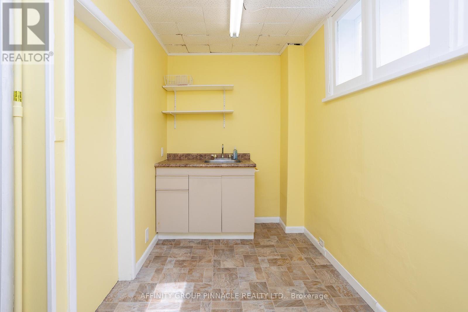 221 Kent Street W, Kawartha Lakes (Lindsay), ON