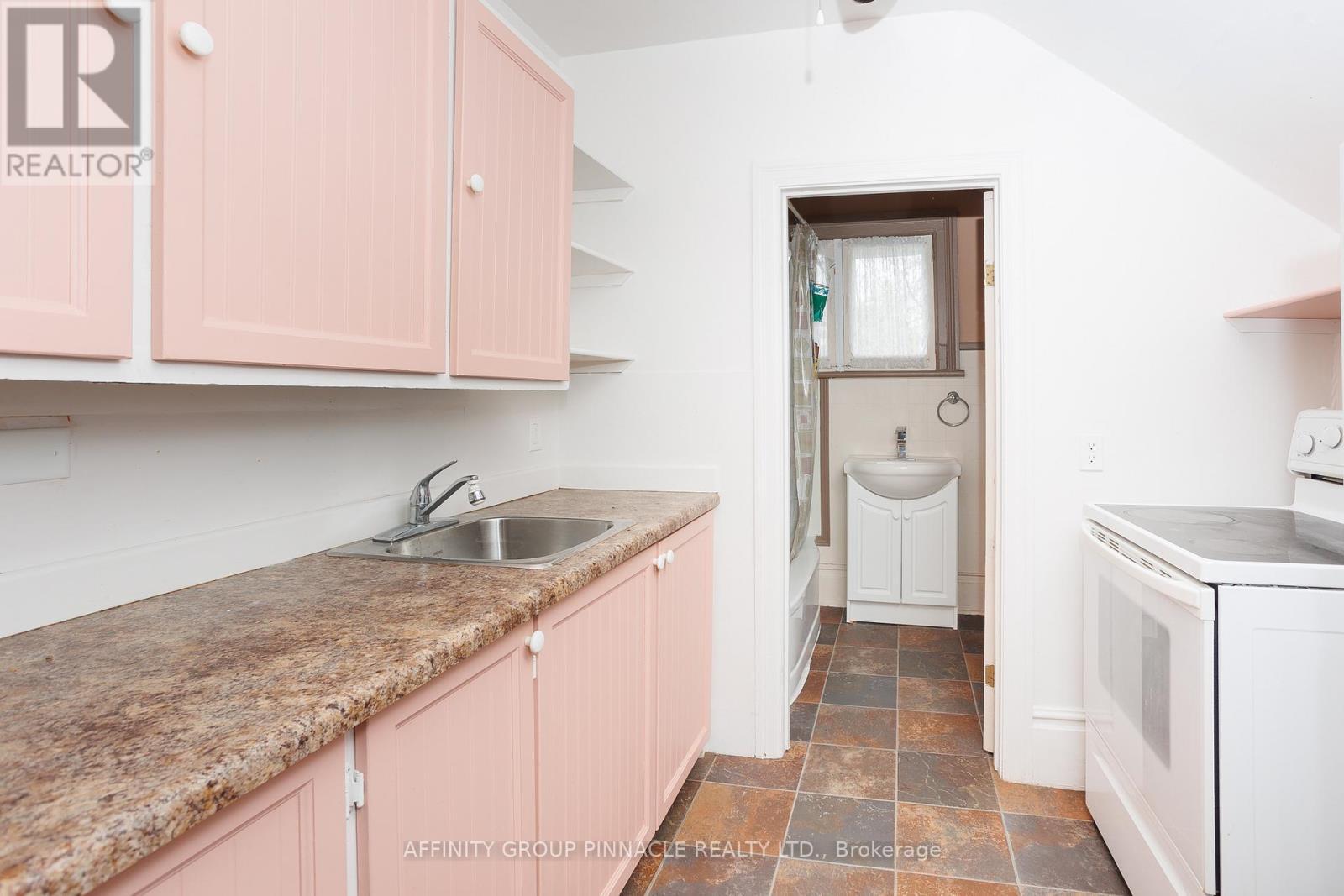 221 Kent Street W, Kawartha Lakes (Lindsay), ON