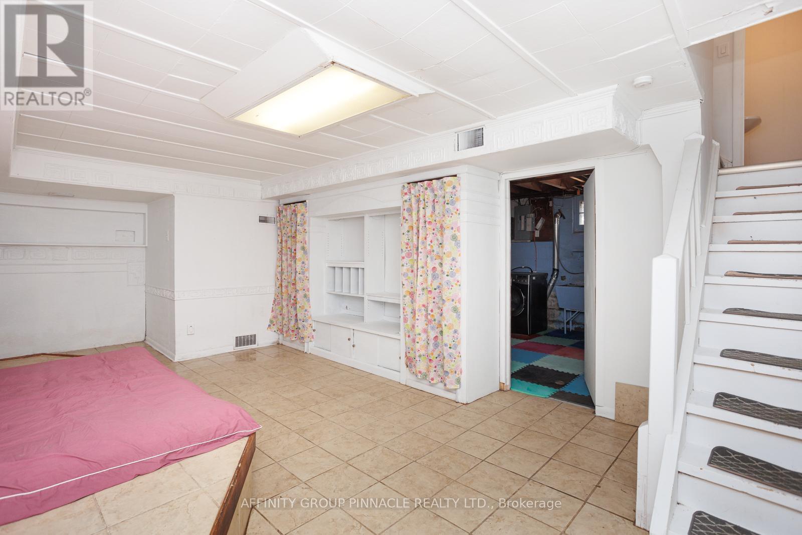 22 Sunset Court, Kawartha Lakes (Lindsay), ON - Indoor Photo Showing Other Room