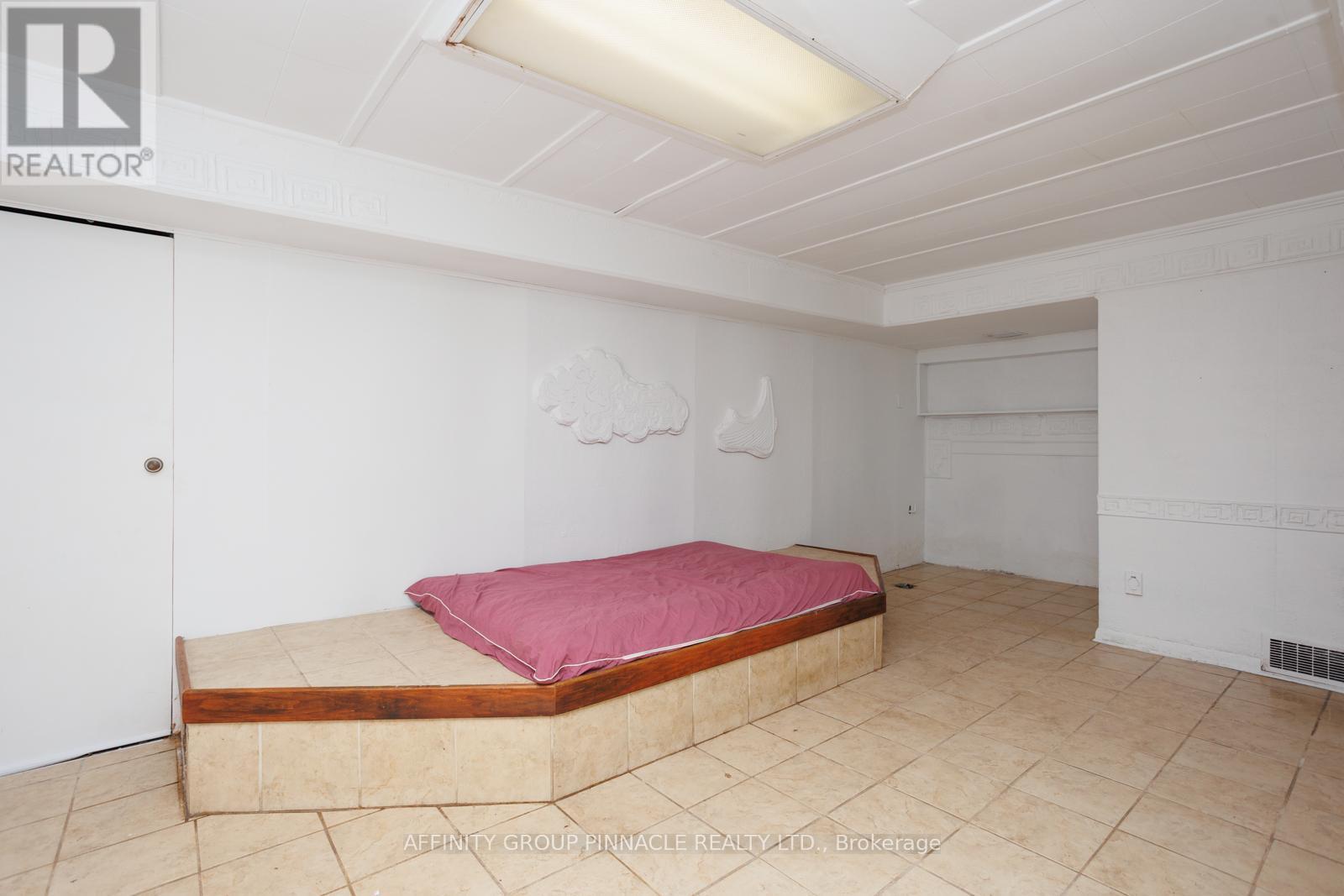 22 Sunset Court, Kawartha Lakes (Lindsay), ON - Indoor