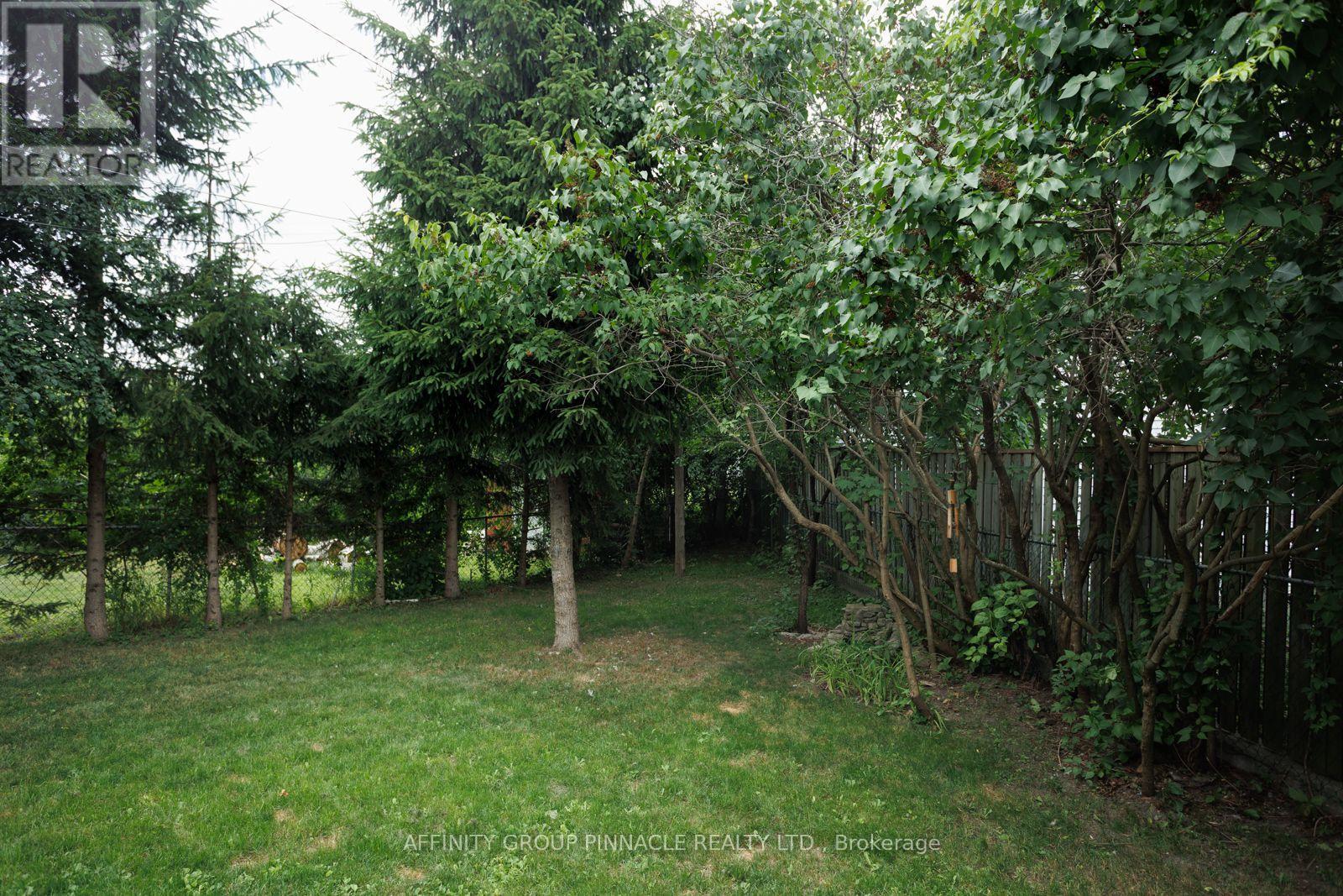 22 Sunset Court, Kawartha Lakes (Lindsay), ON - Outdoor