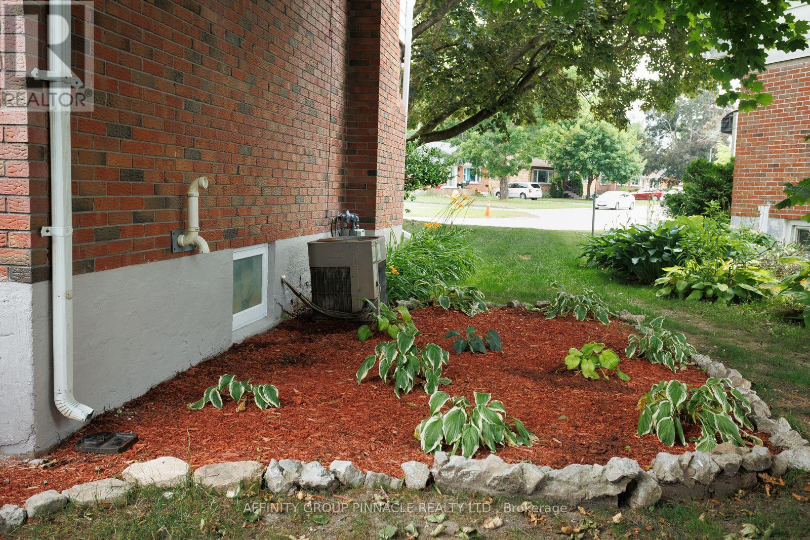 22 Sunset Court, Kawartha Lakes (Lindsay), ON - Outdoor