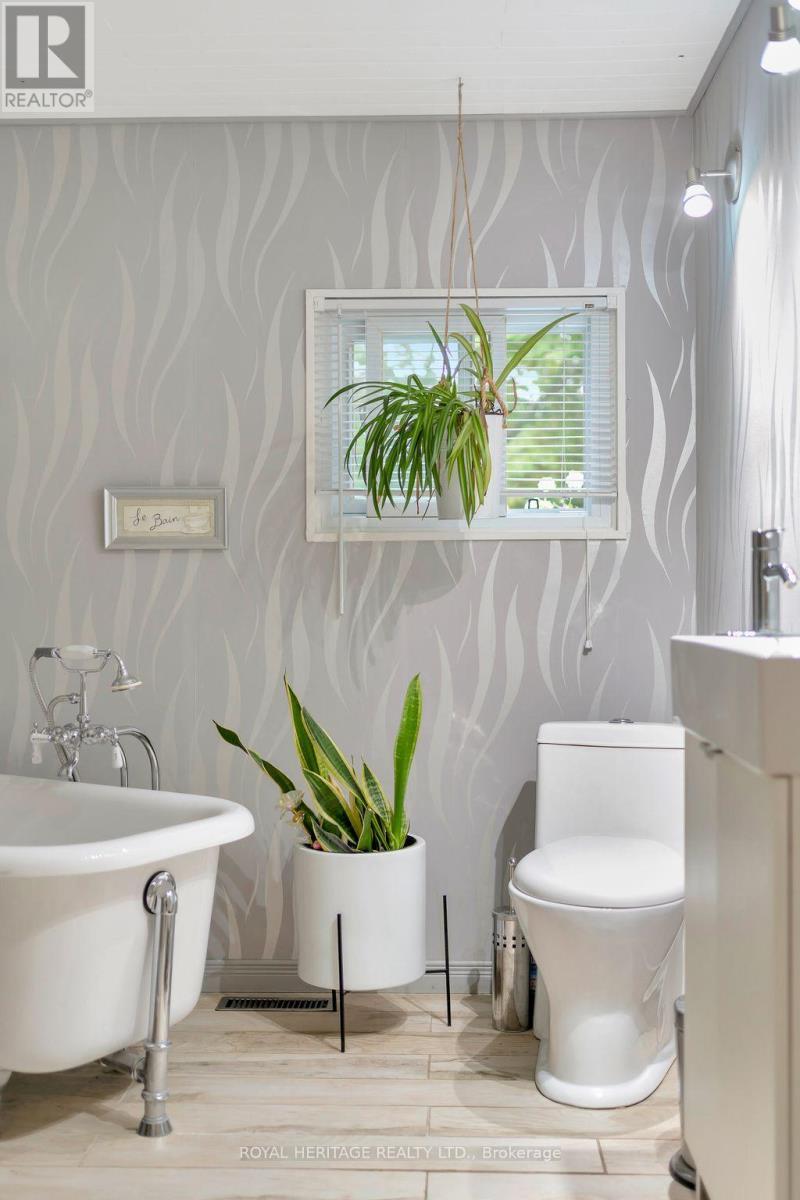 155 Prince Edward Street, Brighton, ON - Indoor Photo Showing Bathroom