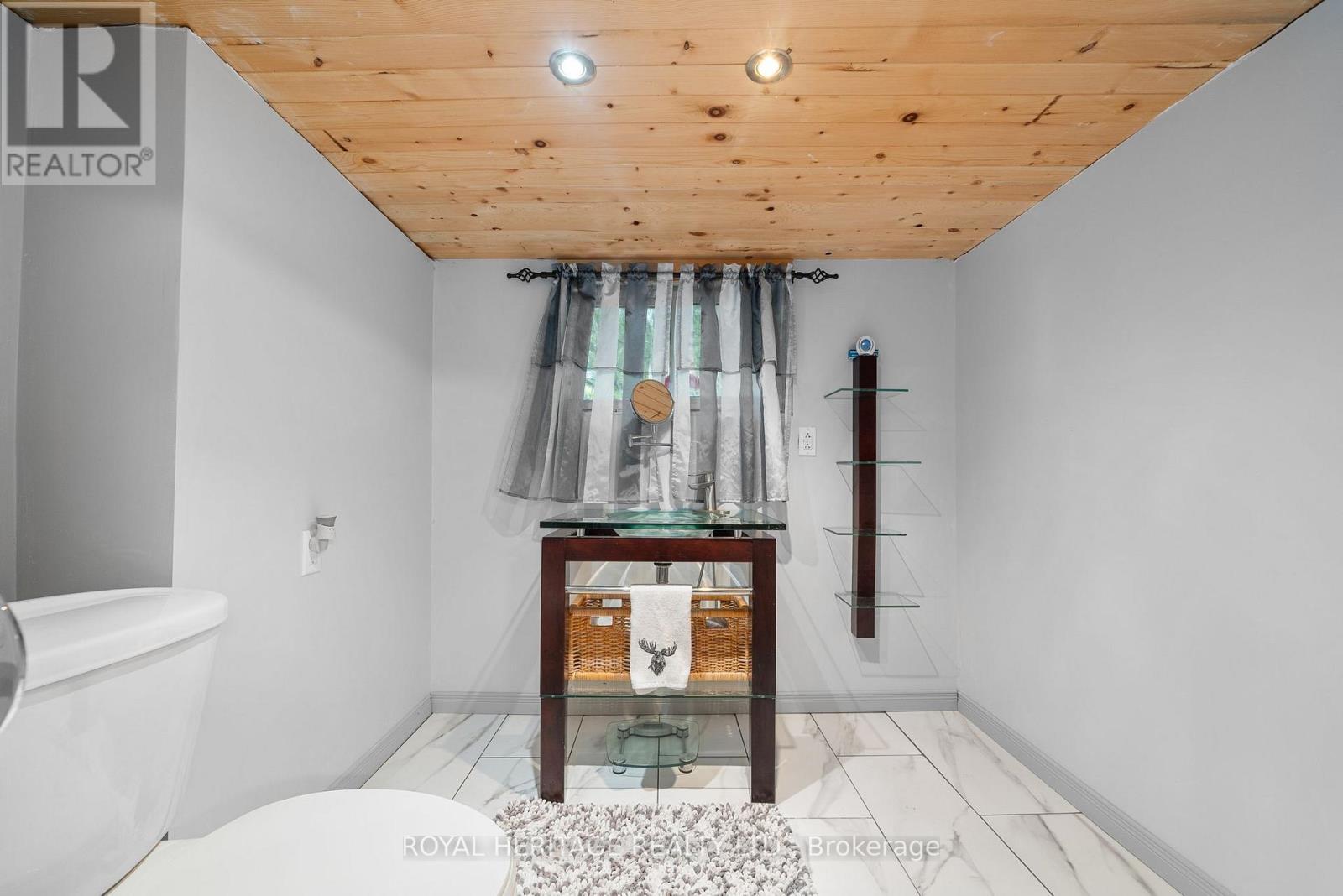 155 Prince Edward Street, Brighton, ON - Indoor