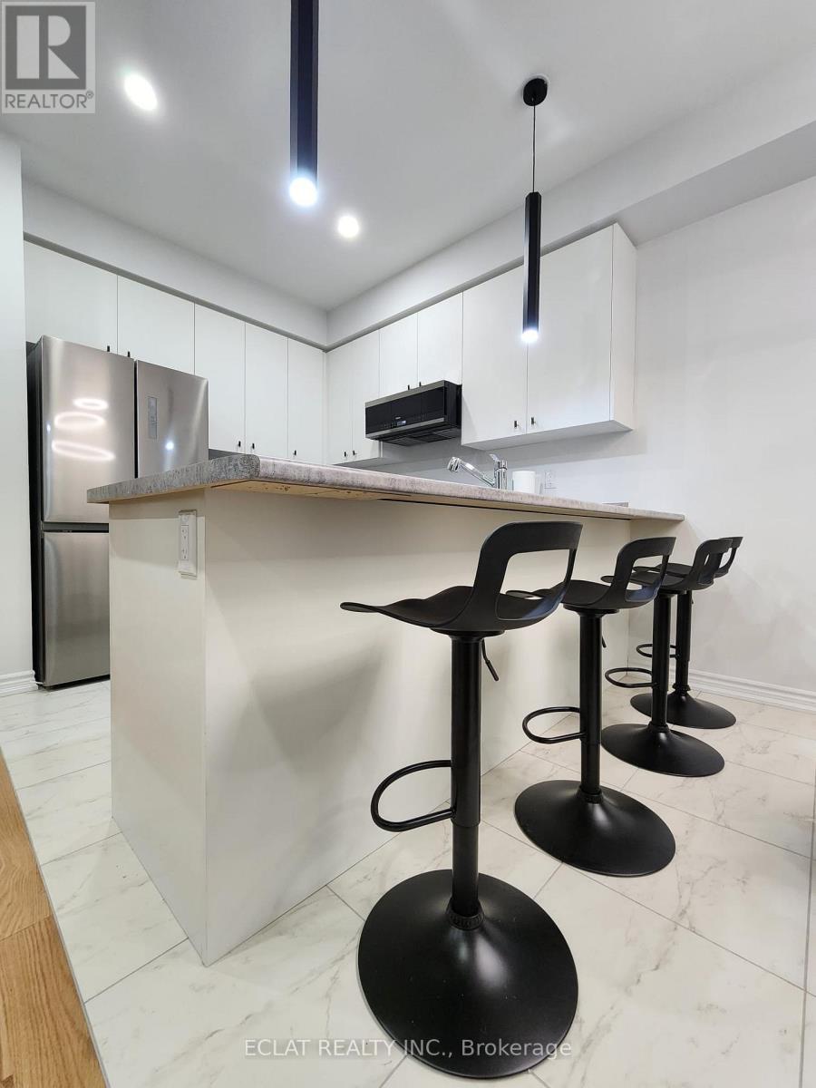 75 Vanilla Trail (Upper), Thorold, ON - Indoor Photo Showing Kitchen