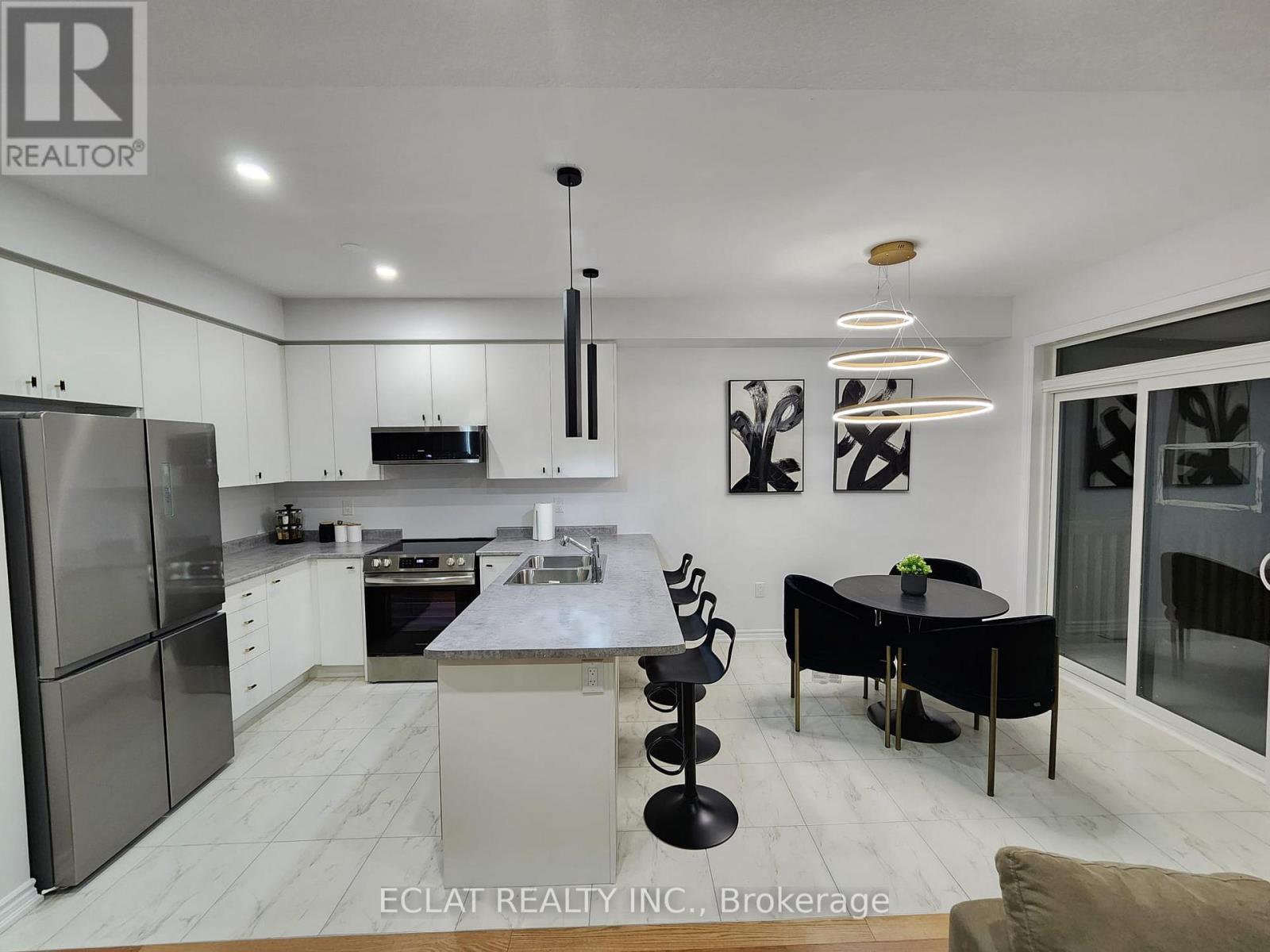 75 Vanilla Trail (Upper), Thorold, ON - Indoor Photo Showing Kitchen With Stainless Steel Kitchen With Upgraded Kitchen