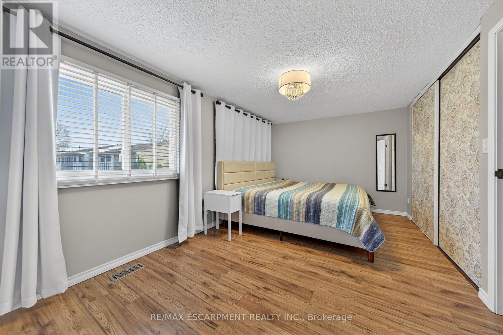 64 - 145 Rice Avenue, Hamilton, ON - Indoor Photo Showing Bedroom