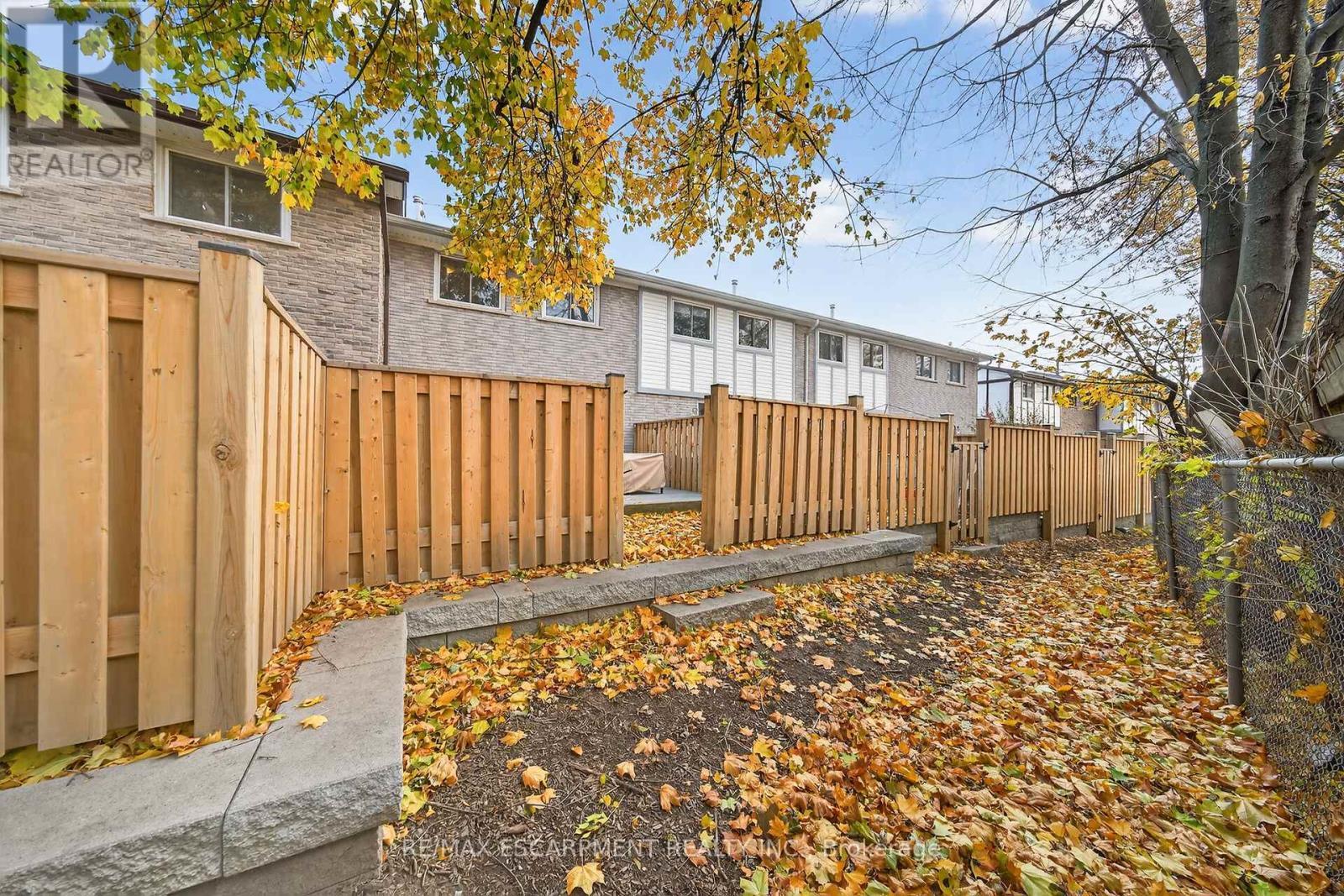 64 - 145 Rice Avenue, Hamilton, ON - Outdoor