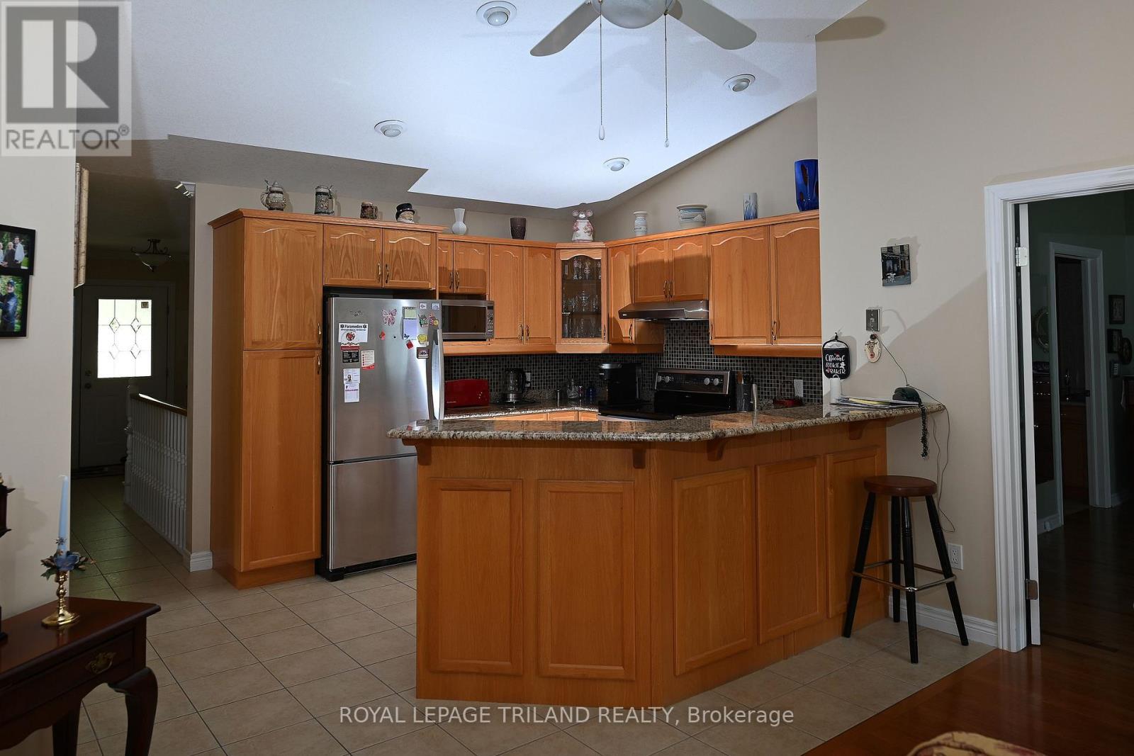 5 - 4067 Colonel Talbot Road, London South (South V), ON - Indoor Photo Showing Kitchen