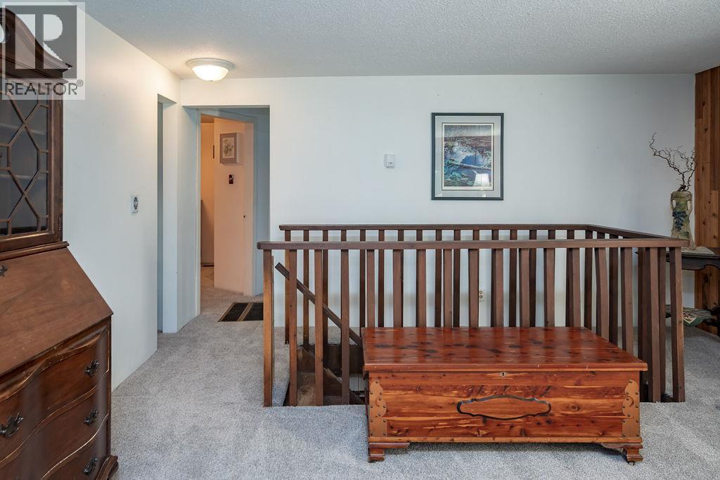 205 6Th Avenue, Castlegar, BC - Indoor Photo Showing Other Room