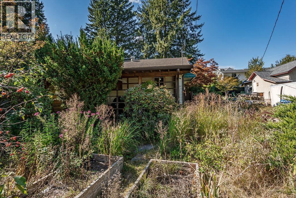 205 6Th Avenue, Castlegar, BC - Outdoor