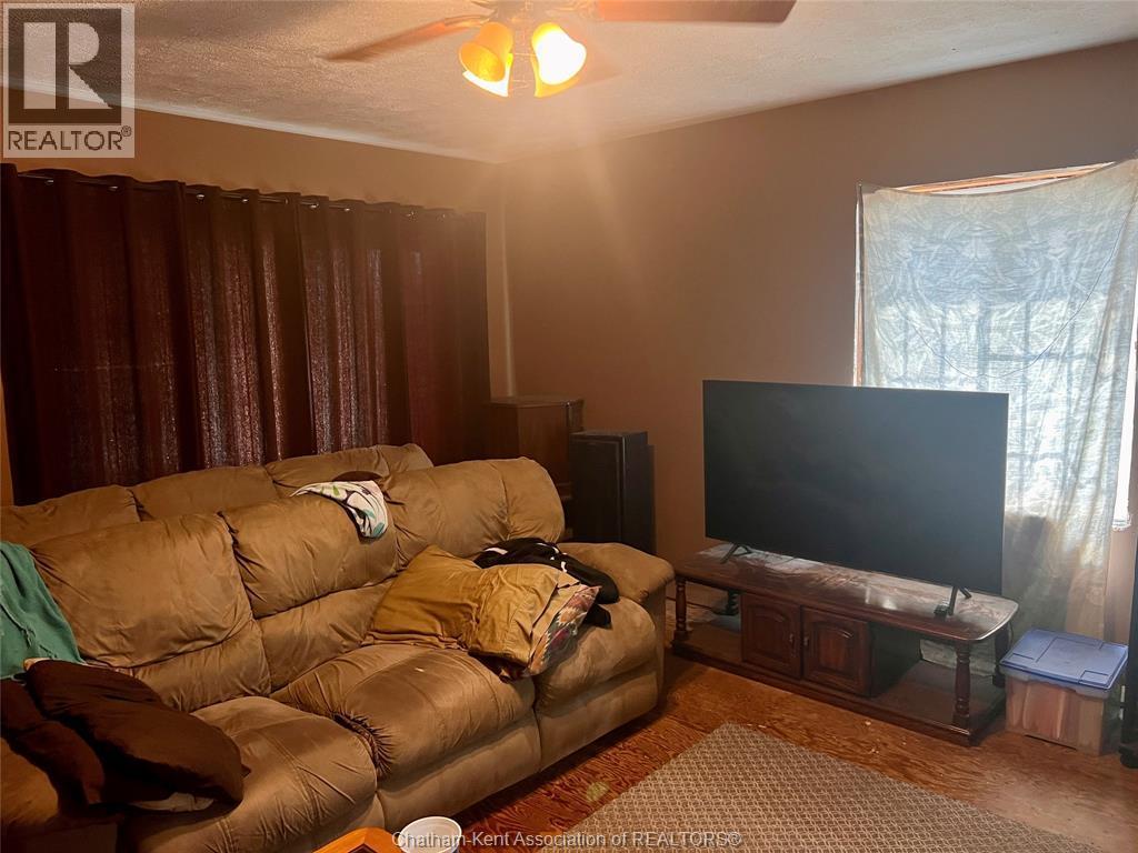 44/48 Wilson Street, Wallaceburg, ON - Indoor