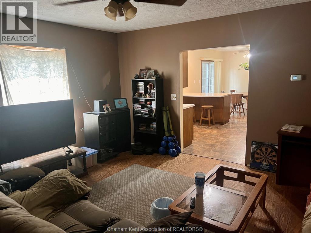 44/48 Wilson Street, Wallaceburg, ON - Indoor