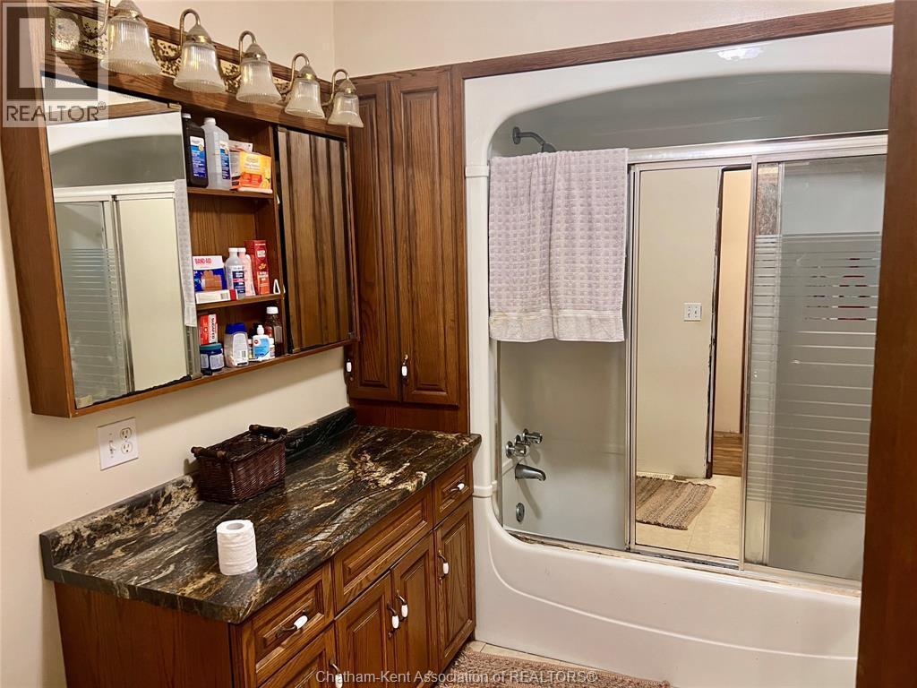 44/48 Wilson Street, Wallaceburg, ON - Indoor Photo Showing Bathroom