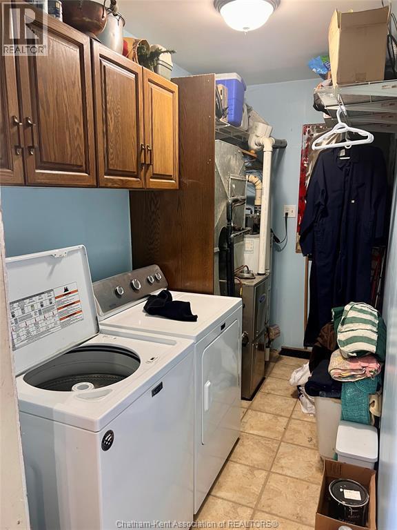 44/48 Wilson Street, Wallaceburg, ON - Indoor Photo Showing Laundry Room
