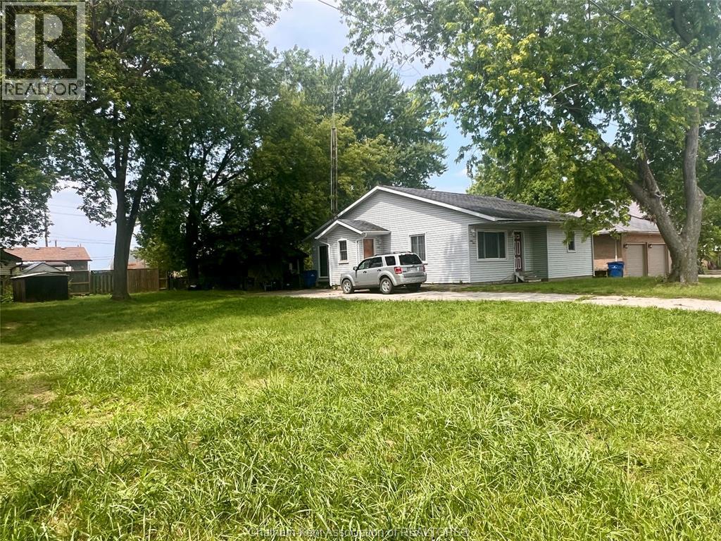 44/48 Wilson Street, Wallaceburg, ON - Outdoor