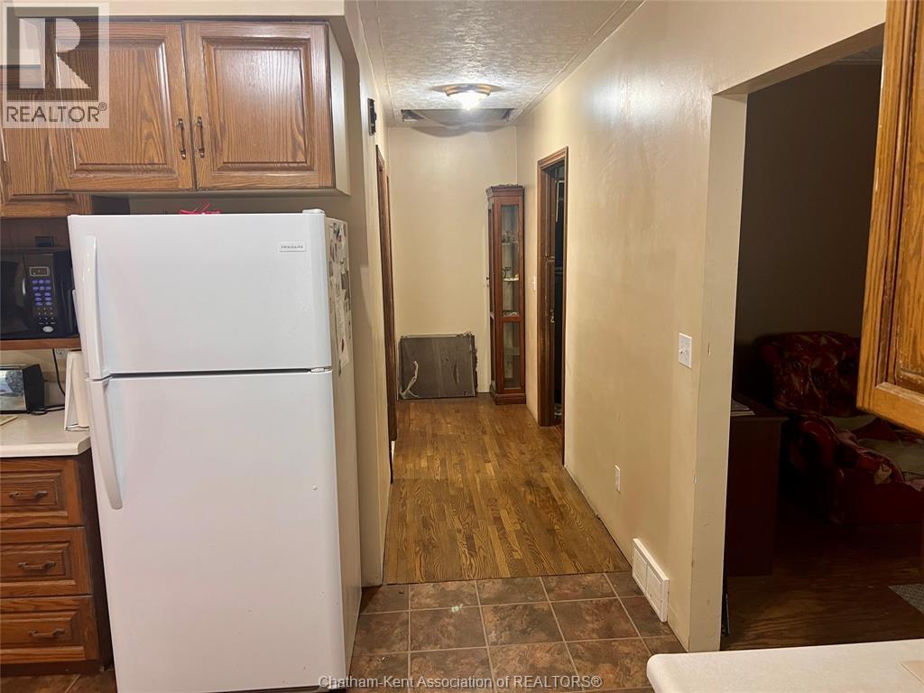 44/48 Wilson Street, Wallaceburg, ON - Indoor Photo Showing Kitchen