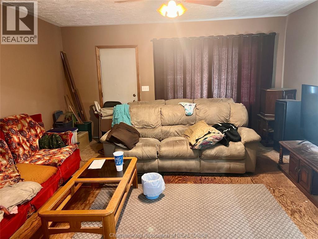 44/48 Wilson Street, Wallaceburg, ON - Indoor Photo Showing Living Room